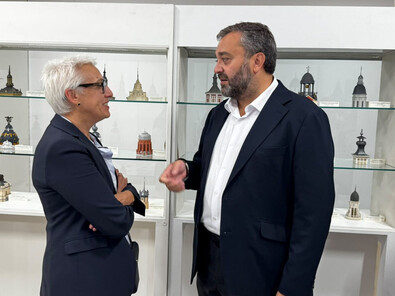 El concejal de Centro, Carlos Segura, ha inaugurado esta tarde la exposición 'Maquetas de Cúpulas. Techos de Madrid', en el centro cultural Clara del Rey.