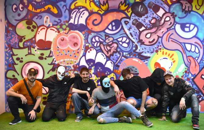Desde Prospe Non Death buscan abrir y revitalizar nuevos espacios, visibilizar el arte, dar difusión y, por tanto, expandir la cultura actual y urbana por todo el barrio, por medio de artistas nacionales e internacionales, cantantes, grafiteros, diseñadores, artesanos, comercios y entidades públicas.