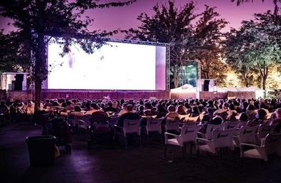 Este martes, 4 de agosto, continuará con 'A por todas', comentada por Carolina Sobe y Germán González, en una sesión con la música de Oro Jondo.