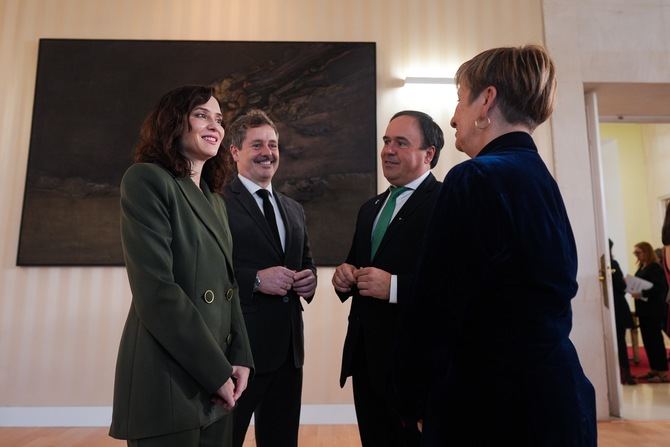 La jefa del Ejecutivo autonomico subraya que esta actividad “ya no es estacional” por lo que el objetivo debe ser recibir visitantes durante todo el ano.