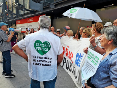 Concentración vecinal por las listas de espera