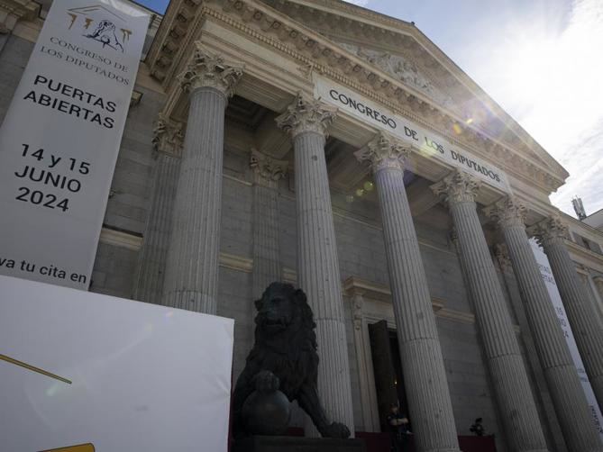 La Puerta de los Leones se abrirá los días 29 y 30 de noviembre para celebrar las vigesimoctavas Jornadas de Puertas Abiertas del Congreso, en las que se podrá conocer el Palacio de la Carrera de San Jerónimo.