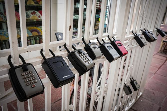 A través de la Dirección General de Consumo, el Ministerio ha instado a la filial en Irlanda de esta multinacional a eliminar un total de 65.935 anuncios al considerarlos ilícitos por contravenir la normativa sobre la publicidad de este tipo de alojamientos turísticos.