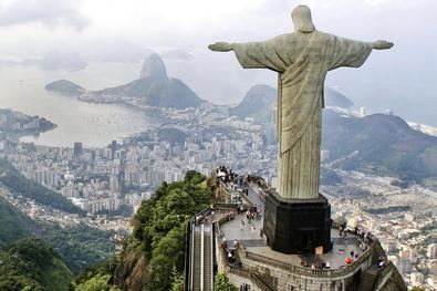 Ddestinos como Lençóis Maranhenses, Alter do Chão, Pantanal, Río de Janeiro y Foz do Iguaçu se exhibirán en autobuses, metro y puntos clave de la ciudad, destacando la diversidad de la oferta turística de Brasil.