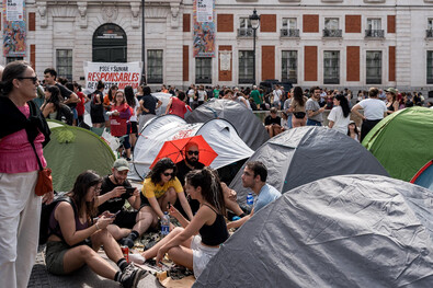 Desde el Ayuntamiento se exige que aborden las consecuencias causadas por su dejación de funciones y repongan la normalidad en la Puerta del Sol cuanto antes'.