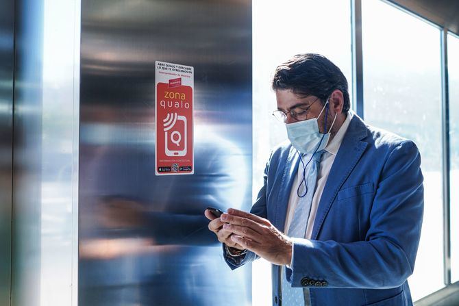 Se podrá acceder de manera directa e intuitiva a planos de situación, indicaciones para llegar de una zona a otra, servicios, locales, comercios y, lo más importante, información relativa a su transporte: número de línea, ubicación de la parada (isla/dársena) y cómo llegar a ella: próximos horarios, paradas de dicha línea o plano 'online'.