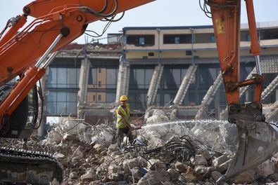 Las obras del Calderón "son insoportables"