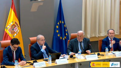 El director general de Tráfico, Pere Navarro, ha señalado que 'el mensaje es tan claro como, si bebes alcohol, no conduzcas. Tú puedes beber, pero no puedes beber y conducir. Ni alcohol, ni botellín pequeño, ni nada', ha subrayado, para insistir en que 'en la práctica' un límite de 0,1 mg/l espirado equivale a 'cero, cero'. Además, considera que la sociedad española 'está preparada'.