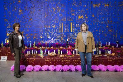 La delegada de Cultura, Turismo y Deporte, Marta Rivera de la Cruz, ha presentado los cuatro altares con los que el Ayuntamiento se suma, un año más, a la celebración del tradicional Día de Muertos mexicano.