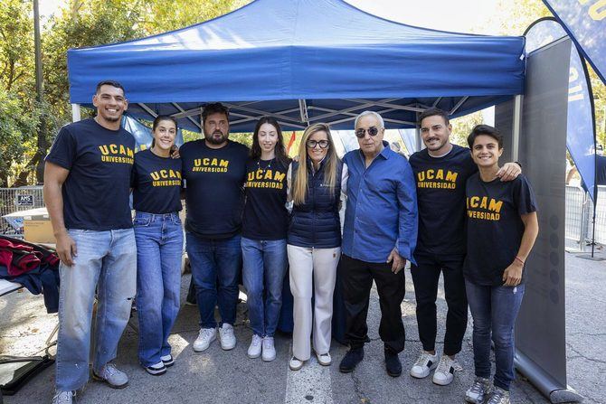 La concejala delegada de Deporte, Sonia Cea, acompañada por el presidente del COE, Alejandro Blanco, han sido los encargados de inaugurar esta jornada deportiva .
