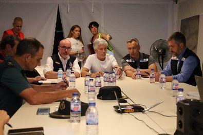 Marlaska se ha dirigido esta tarde al puesto de mando avanzado, ubicado en la localidad madrileña de Cenicientos, para seguir la evolución los tres incendios en curso en la región.