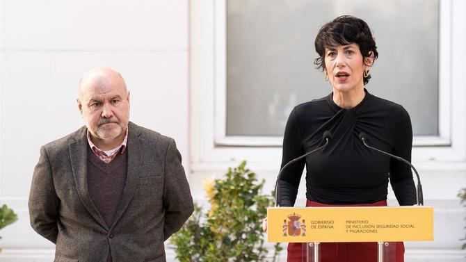 La ministra de Inclusión, Seguridad Social y Migraciones, Elma Saiz, y el presidente del Comité de Representantes de Personas con Discapacidad (CERMI), Luis Cayo Pérez Bueno. Para la Ministra, “se trata de una resolución de justicia con miles de personas que padecen enfermedades de gravedad que les condicionan enormemente su día a día y tendrán una protección especial”