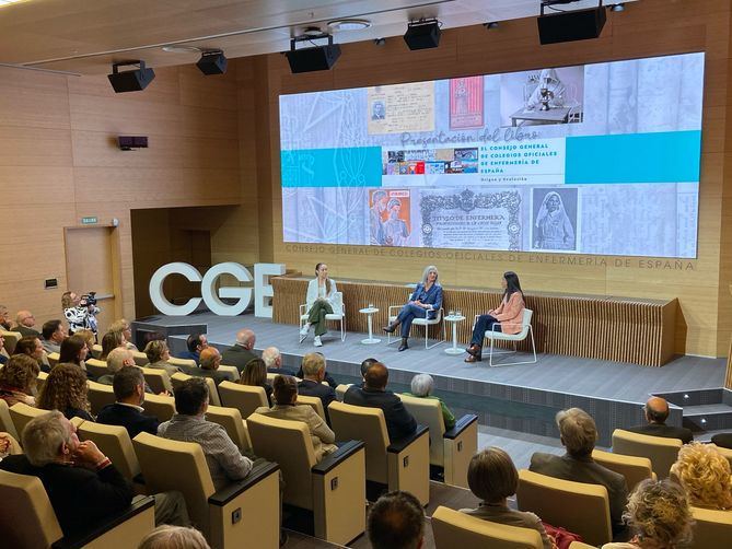 El Consejo General de Enfermería (CGE) y la Asociación Nacional de Directivos de Enfermería (ANDE) han publicado un nuevo documento que revela que más de 90 enfermeras ocupan altos cargos de dirección y gestión en España.