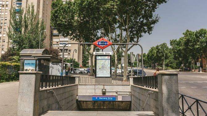 Según ha precisado una portavoz de Emergencias Madrid, el afectado se sintió indispuesto en la estación Herrera Oria, línea 9 de Metro de Madrid, alrededor de las 21.00 horas de este sábado.