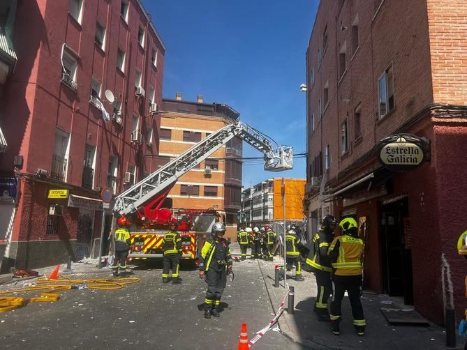 El suceso se ha producido en el bar Mis Tesoros de la calle de Manuel Maroto, situada en el distrito de Puente de Vallecas, entorno a las 15.00 horas, según ha informado Emergencias Madrid.
