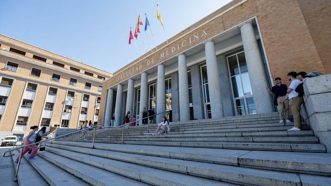 Las titulaciones con mayor tasa de preferencia han sido las de los ámbitos de Medicina y Veterinaria. En el caso de Medicina, se contabilizan 10 solicitudes por cada plaza ofertada y en Veterinaria, siete.