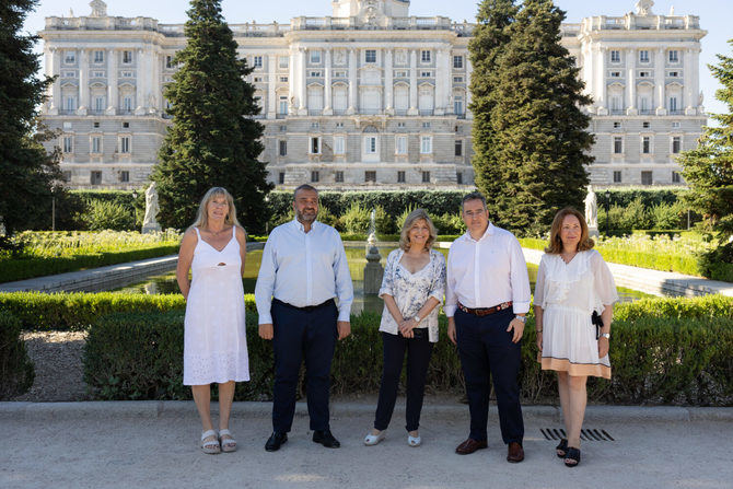 La delegada de Economía, Innovación y Hacienda, Engracia Hidalgo, durante el anuncio del desfile inaugural de la Semana de la Moda de Madrid, que se celebra este lunes 7 de septiembre, a las 19.00 horas, en el estanque central de los jardines de Sabatini, frente a la fachada norte del Palacio Real.