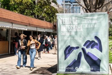A lo largo de estas tres semanas, los artesanos presentarán sus creaciones en disciplinas como cerámica, textil, joyería, vidrio, cuero y marroquinería, en horario ininterrumpido de 11.00 a 21.00 horas.