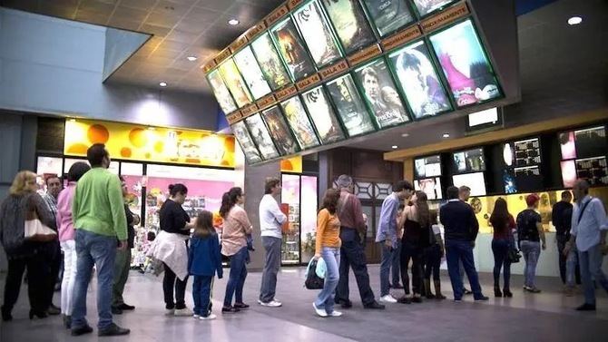 La XXV edición de la Fiesta del Cine se celebrará en toda España los días lunes 3, martes 4, miércoles 5 y jueves 6 de noviembre. Durante esos cuatro días, los espectadores podrán disfrutar de todas las películas de la cartelera al precio especial de 3.50€ por entrada.