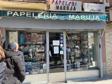 El concejal ha recordado que Maruja abrió su histórica papelería el 4 de septiembre de 1960, en la calle de Ángel Múgica.