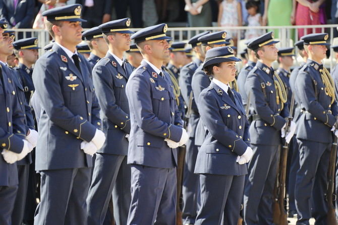Para personal militar de Tropa y Marinería se ofertan 1.261 plazas por promoción a las escalas de suboficiales.
