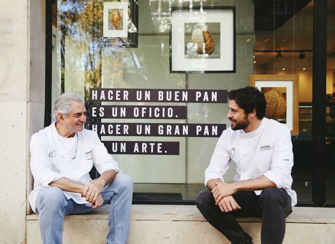 Los propietarios de PanDelirio presumen de ofrecer 'los mejores de la capital'. Su Croissant Artesano (2,35€) lleva tres días de elaboración a base de mantequilla artesanal asturiana (al 82%) en la masa y mantequilla francesa 'Extra-Seca' (al 84%) para conseguir el hojaldrado óptimo, además de harina de trigo sin aditivos, masa madre, levadura fresca, agua y sal. 