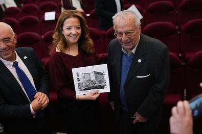La consejera de Sanidad, Fatima Matute, ha asistido hoy con los mas de 2.600 profesionales del Hospital a la celebracion de este aniversario, que con el lema 70 anos cuidando vidas, haciendo historia, construyendo futuro, da paso a una semana de actividades conmemorativas.