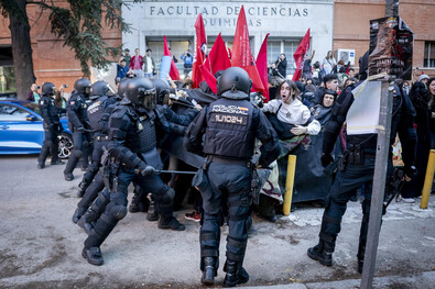 Cargas policiales, en la huelga de educación