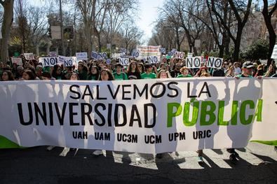 'La Uni en la calle', en apoyo a la huega en Madrid