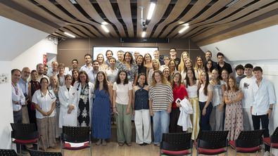 Ruber Juan Bravo, con los nuevos estudiantes