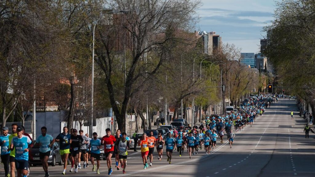 Madrid apoya la VII Carrera Popular del Rayismo en Puente de Vallecas