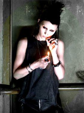 Lisbeth Salander, el personaje creado por Stieg Larsson en la saga 'Millennium', se ha convertido en la gran heroína del siglo XXI y ha hecho vibrar de emoción hasta al mismísimo Vargas Llosa.