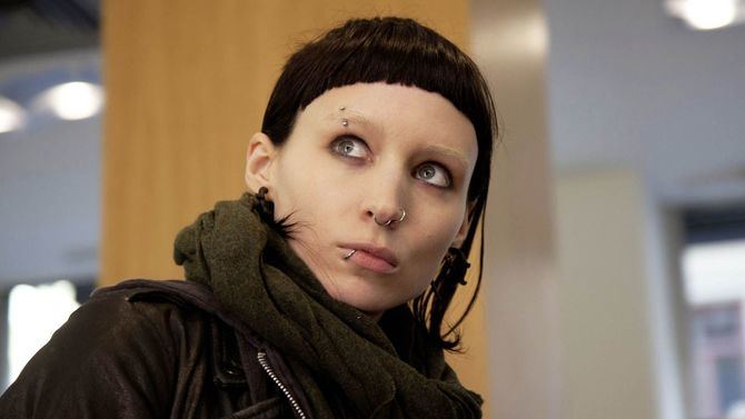 El título provisional de la ficción es 'The girl with the dragon tattoo', que es como se llamó en inglés al primer libro de la trilogía de Larsson, 'Los hombres que no amaban las mujeres'. 