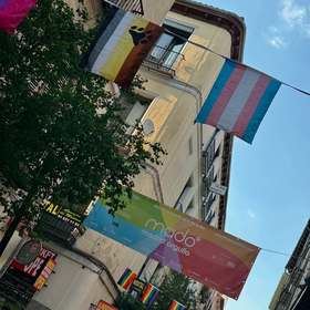 '20 años avanzando en derechos: ni un paso atrás' es el lema del Orgullo LGTBI en 2025.