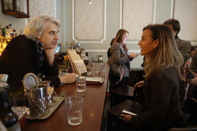 El lanzamiento de estos dos nuevos proyectos editoriales refuerza el conocimiento de la 'identidad líquida' de Madrid, dentro del plan de acción conjunto de ambas instituciones para promocionar la ciudad como destino gastronómico.