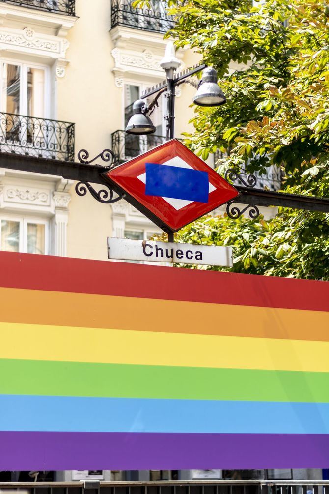 Las Fiestas del Orgullo de Madrid en 2020 se celebrarán de manera virtual, entre el 1 y 5 de julio, debido ala crisis sanitaria del Coronavirus. Se invitará a participar a través de las redes sociales y de internet a multitud de actividades de ocio y cultura.