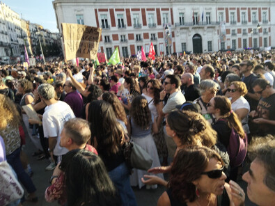 Acampada en Sol por el 'decreto Maricarmen'