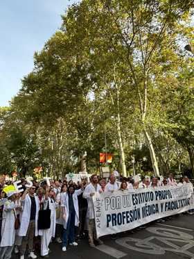 Según el Comité de Huelga de CESM y SMA, habrá concentraciones en todas las comunidades autónomas. En el caso de Madrid, la huelga arrancará con una manifestación este martes a las 10.00 horas, que comenzará en el Congreso de los Diputados y concluirá frente al Ministerio de Sanidad.