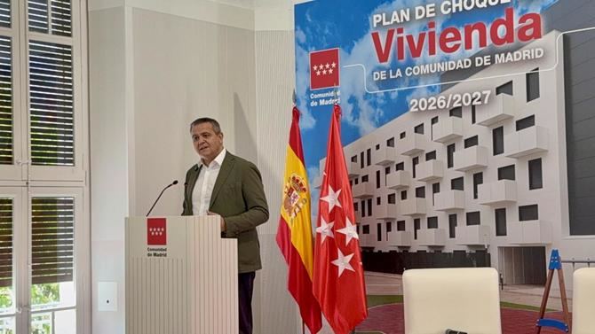 La Comunidad de Madrid ha reunido a los alcaldes de la region en una jornada de trabajo presidida por el consejero de Vivienda, Transportes e Infraestructuras, Jorge Rodrigo, para presentarles las principales iniciativas incluidas en la Ley de Medidas Urgentes para el Incremento de la Oferta de Vivienda Protegida, que entro en vigor a mediados de mes.