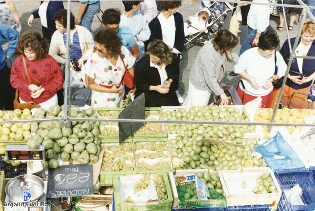 Los mercadillos podrán reabrir el lunes, pero con limitaciones de puestos y aforo.