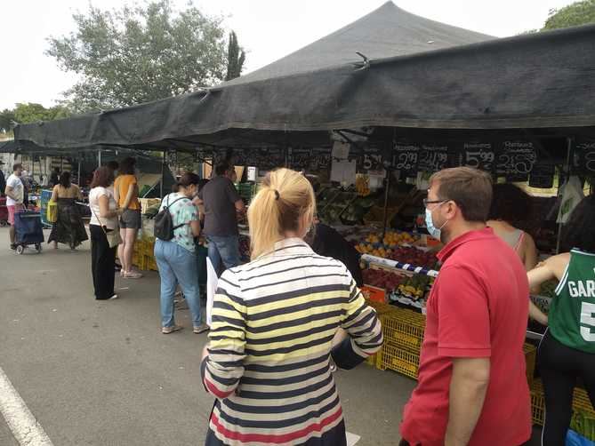 El mercadillo de la Carretera de la Estación de Hortaleza vuelve este domingo.