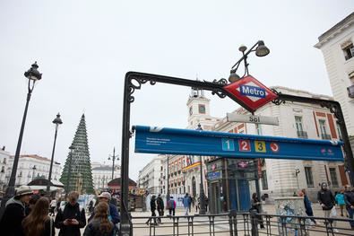 Metro se refuerza por el inicio de la Navidad