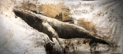 La muestra, inspirada en la novela de Herman Melville, busca conectar arte, literatura y conciencia medioambiental a través de la pintura. Su objetivo, que los visitantes reflexionen sobre la relación entre el ser humano y el océano.