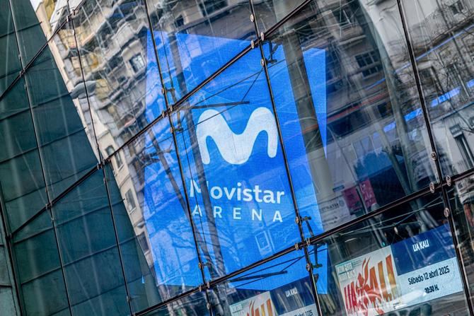Es una de las medidas que el Movistar Arena ha implantado para minimizar el efecto de su actividad en el entorno, como ha sido también establecer el horario de finalización de los conciertos en torno a las 23:00 horas, cuando su licencia le permite un horario hasta las 00:30 horas en fines de semana.