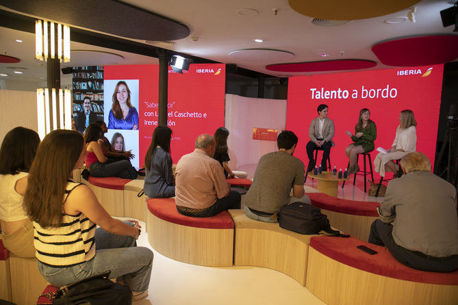 La cita en Espacio Iberia ha contado con la participación de más de 20 oradores españoles, muchos de los cuales son campeones nacionales e internacionales en debates. 