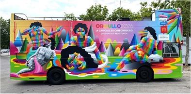 La carroza del Thyssen para el Orgullo, de Okuda