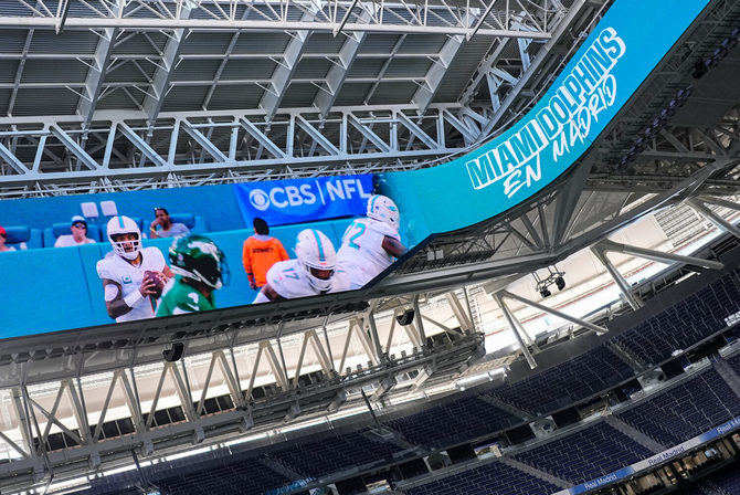 El estadio Santiago Bernabéu acogerá, el próximo 16 de noviembre, el encuentro de la temporada regular de la NFL que enfrentará a los Miami Dolphins y los Washington Commanders.