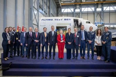 Defensa moderniza la flota de aviones y la formación