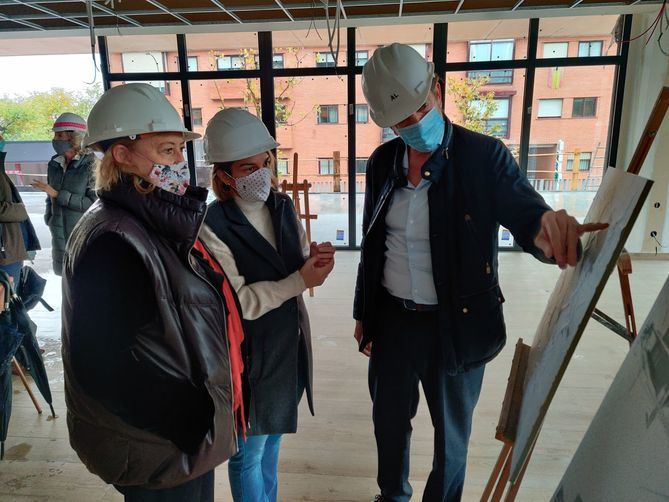 La delegada de Obras y Equipamientos, Paloma García Romero, y la concejala de Moncloa-Aravaca, Loreto Sordo, han visitado los trabajos.