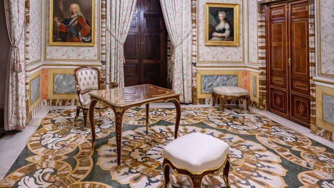 Patrimonio Nacional incorpora al recorrido turístico este gabinete de Maderas Finas, diseñado específicamente para el uso del monarca por Mattia Gasparini.